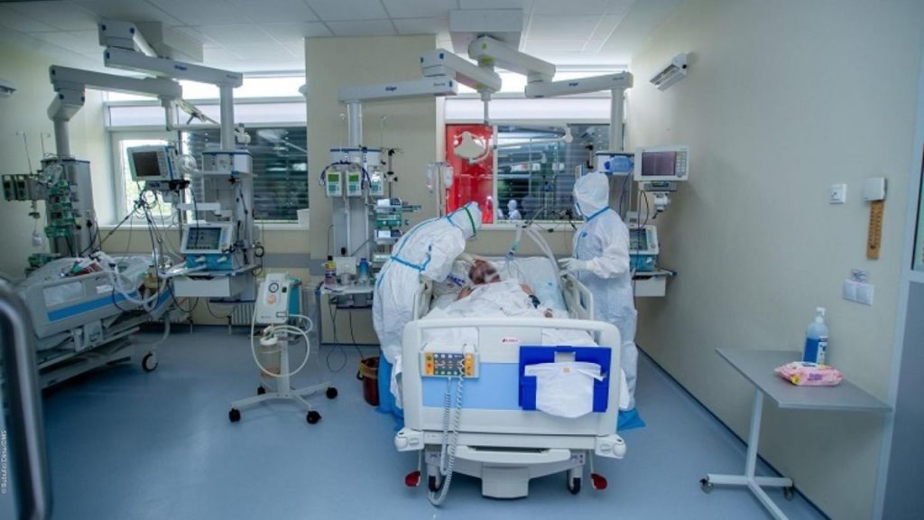 Multe secţii de terapie intensivă din Bucureşti pentru bolnavii de COVID sunt pline