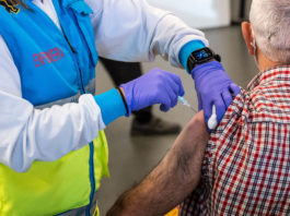 Spania va vaccina pensionarii din aziluri cu a treia doză de vaccin