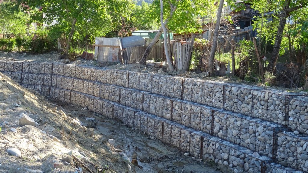 Vâlcea: S-au inaugurat lucrările de stabilizare de pe Valea Stăncioiului