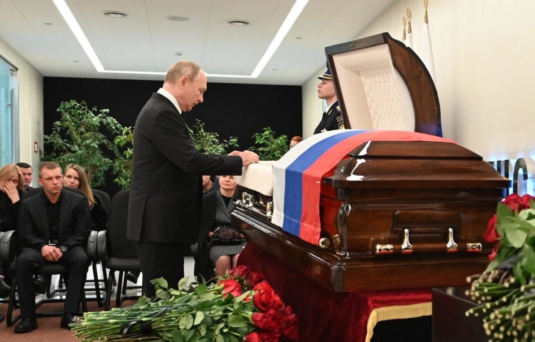 Vladimir Putin, îndurerat la înmormântarea fostului său bodyguard
