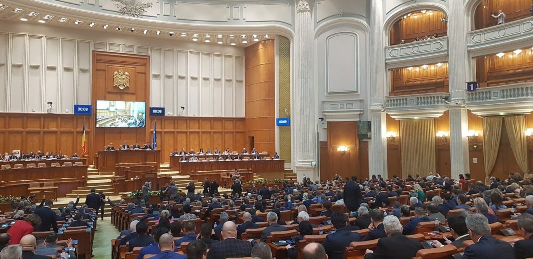 Lupta pentru blocarea moțiunii de cenzură se mută la CCR