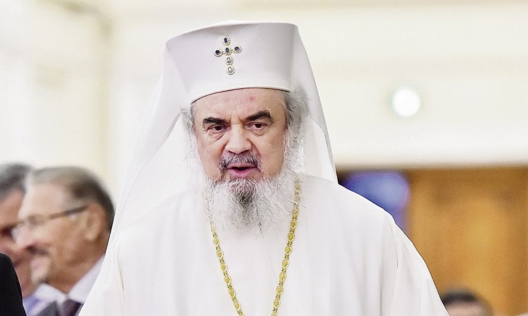 Patriarhul Daniel: Lumina Sfântă adusă în țară va ajunge și în Ucraina, Republica Moldova şi Cehia