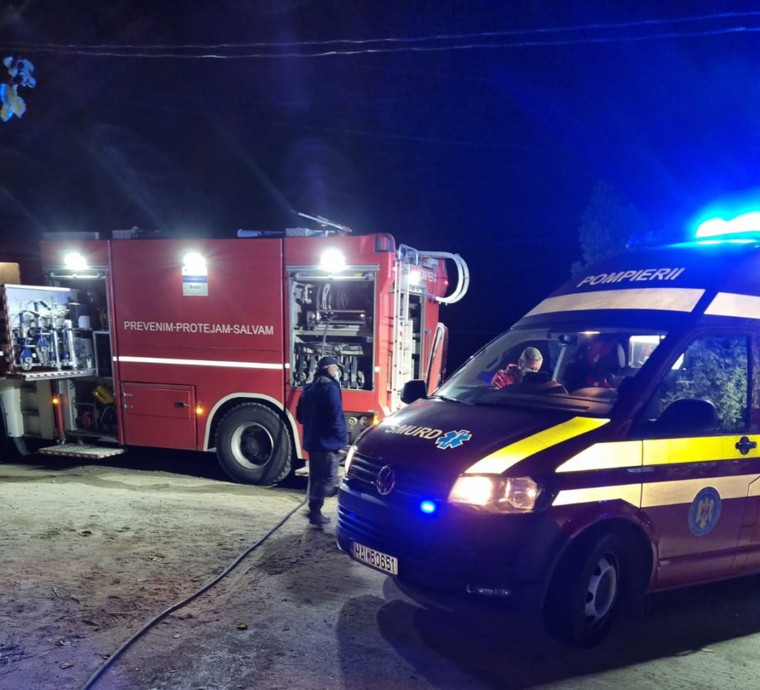 Un bărbat a murit în casa mistuită de incendiu, la Bratovoiești
