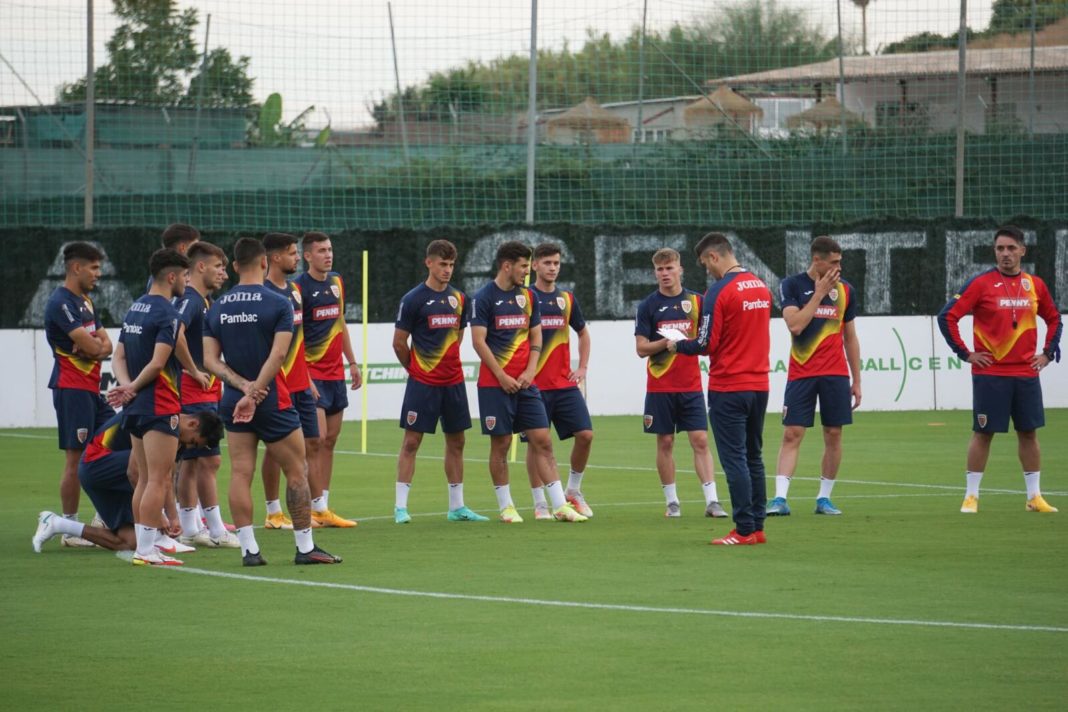 Florin Bratu şi elevii săi au test cu Suedia U20 (Foto: frf.ro)