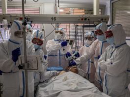 Franța permite medicilor infectaţi cu Covid să trateze pacienți
