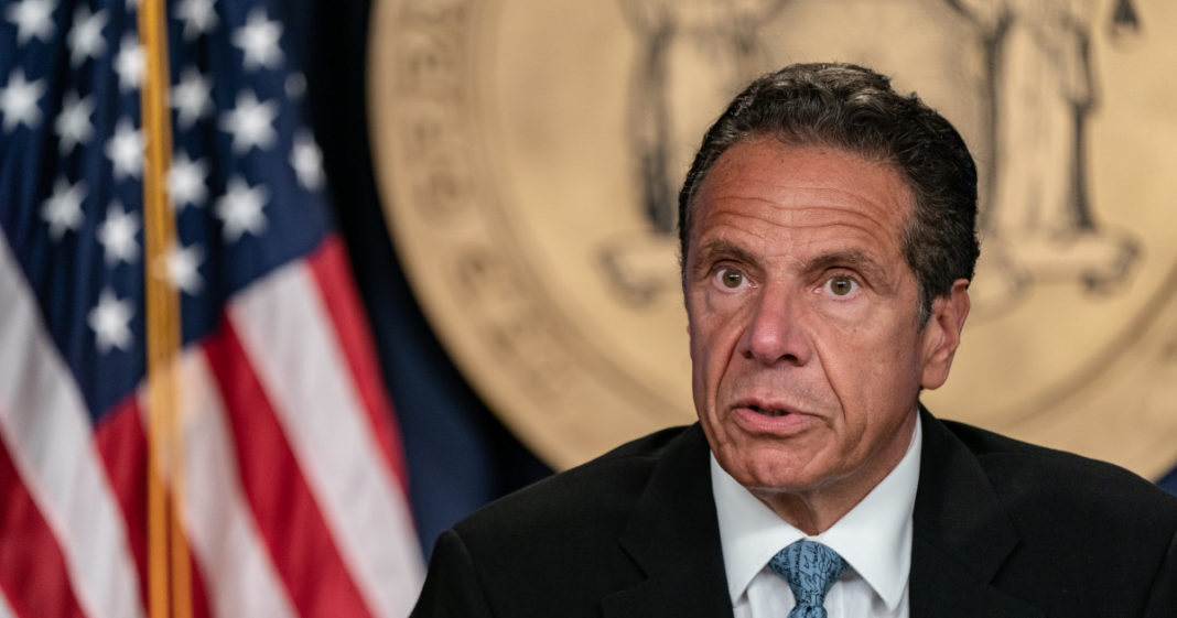 Fostul guvernator al statului New York, urmărit penal pentru agresiune sexuală