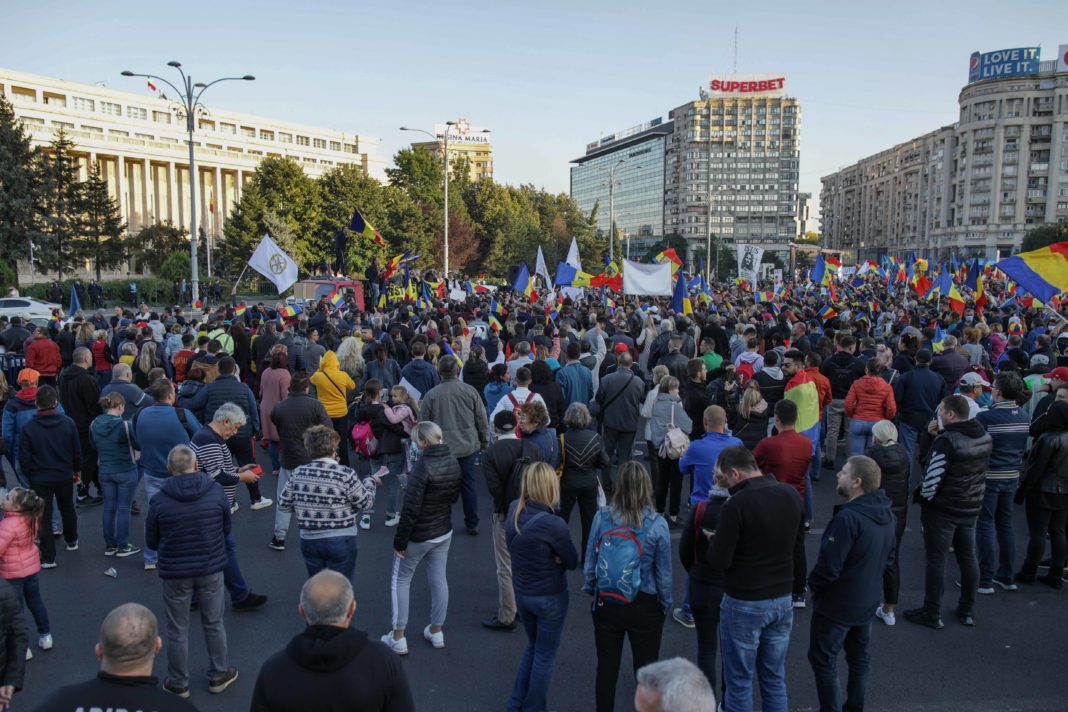 Protestele au fost interzise pe o perioadă de 30 de zile pentru persoanele nevaccinate, în contextul creșterii numărului de infectări