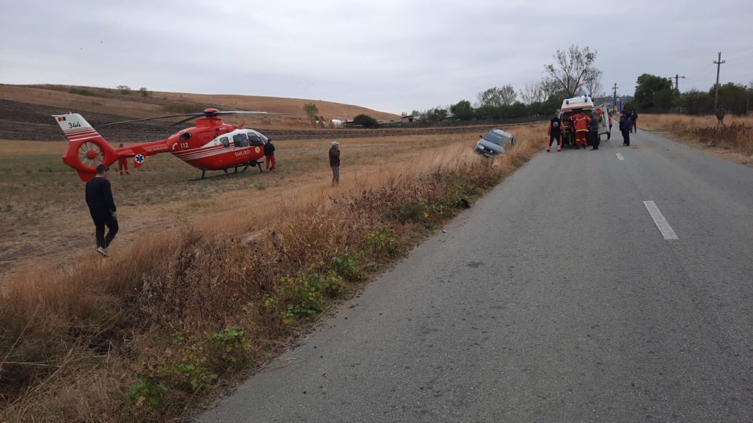 Fată rănită într-un accident, transportată cu elicopterul la spital