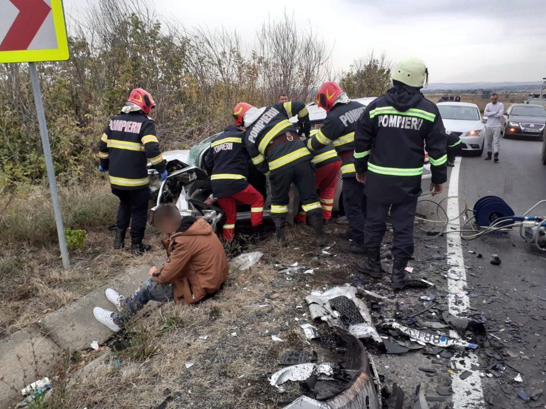 Mehedinți: Șase răniți după o tamponare între trei mașini la Rogova
