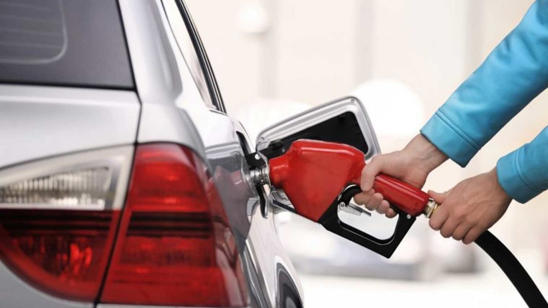 Se scumpesc benzina și motorina