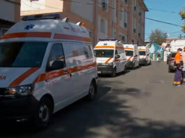 Coadă de ambulanțe la Spitalul de Boli Infecțioase "Sfânta Parascheva" din Iași