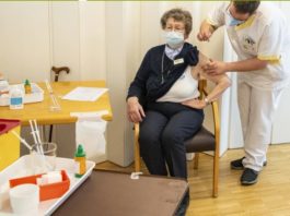 Elveţia recomandă a treia doză de vaccin anti Covid-19 doar pentru persoanele cu vârste de peste 65 de ani