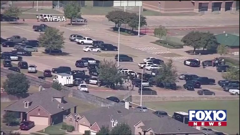 (VIDEO) Atac armat la un liceu din Texas