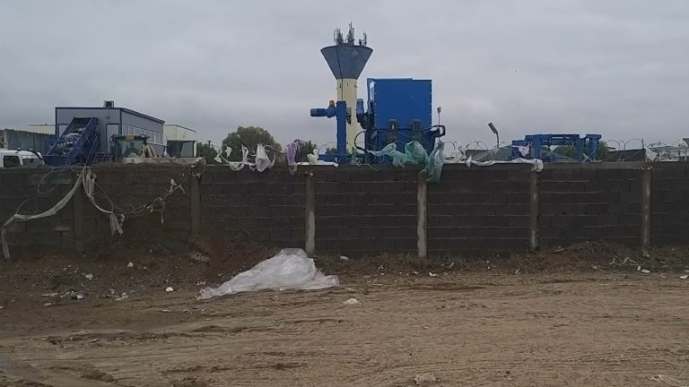 Iridex-ul şi-a făcut staţie de colectare a gunoiului în propria curte