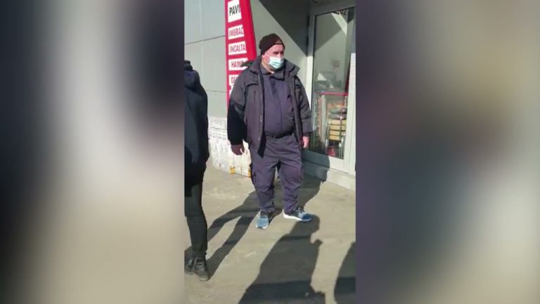 Unele centre comerciale din Craiova nu dau doi bani pe certificatul verde