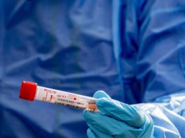 INSP: Peste trei sferturi dintre românii vaccinați complet care au făcut COVID-19 s-au infectat în septembrie