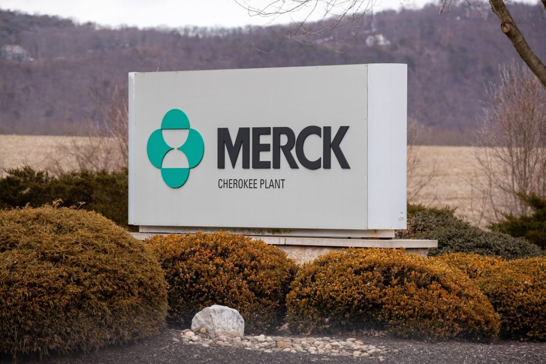UE ar putea semna un acord de aprovizionare cu medicamentul experimental al Merck pentru Covid-19