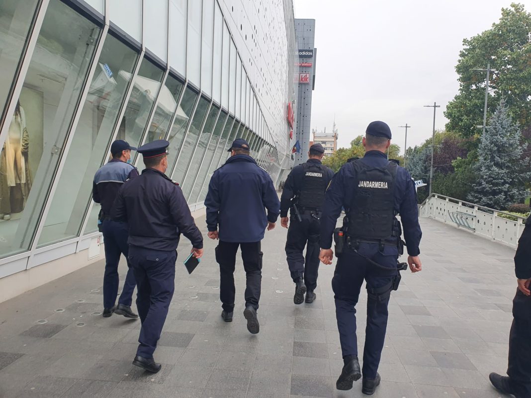Polițiștii doljeni au aplicat peste 150 de sancțiuni pentru nerespectarea restricțiilor