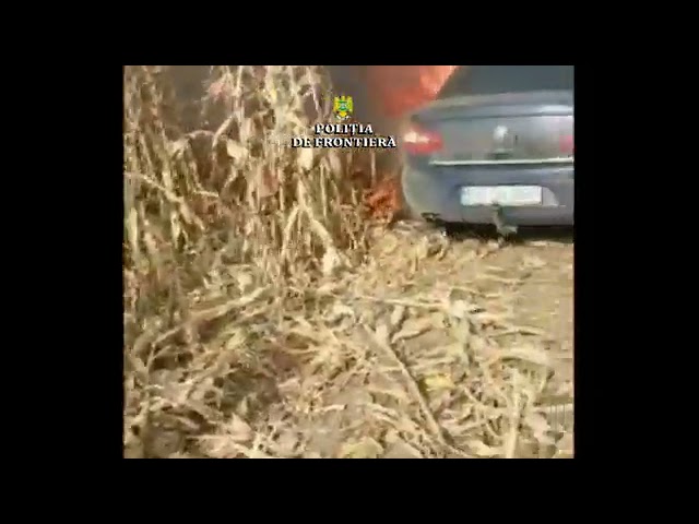 (VIDEO) Urmărire și focuri de armă pentru a opri o mașină cu țigări de contrabandă