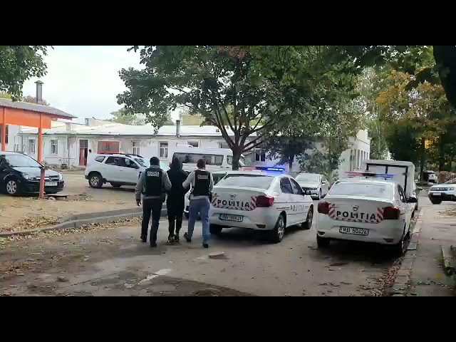 (VIDEO) Craiova: Tânăr reţinut pentru furt calificat