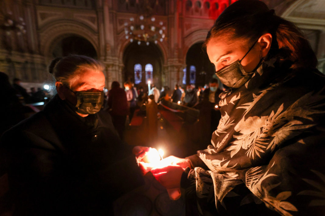 Care sunt noile reguli privind organizarea de slujbe religioase sau procesiuni