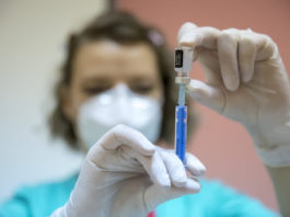 25.536 de persoane, vaccinate cu prima doză în ultimele 24 de ore