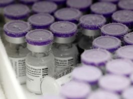 În România soseşte mâine o nouă tranşă de vaccin Pfizer