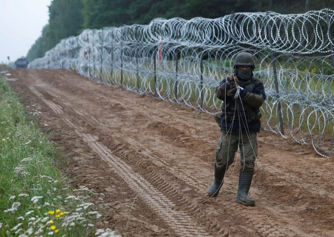 Parlamentul polonez a aprobat construirea zidului antimigranți la granița cu Belarus