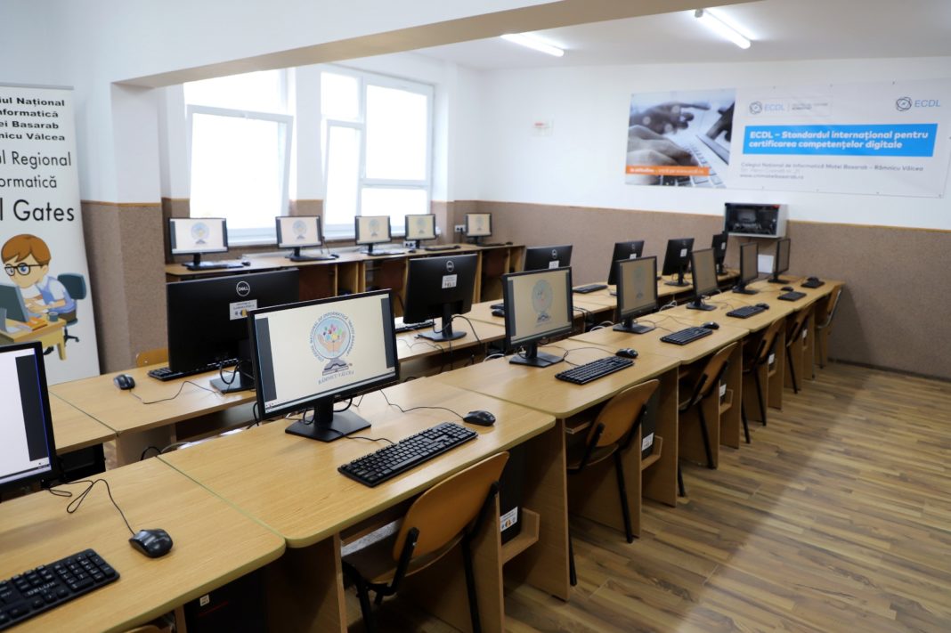 Colegiul Naţional de Informatică ”Matei Basarab” dotat cu computere performante