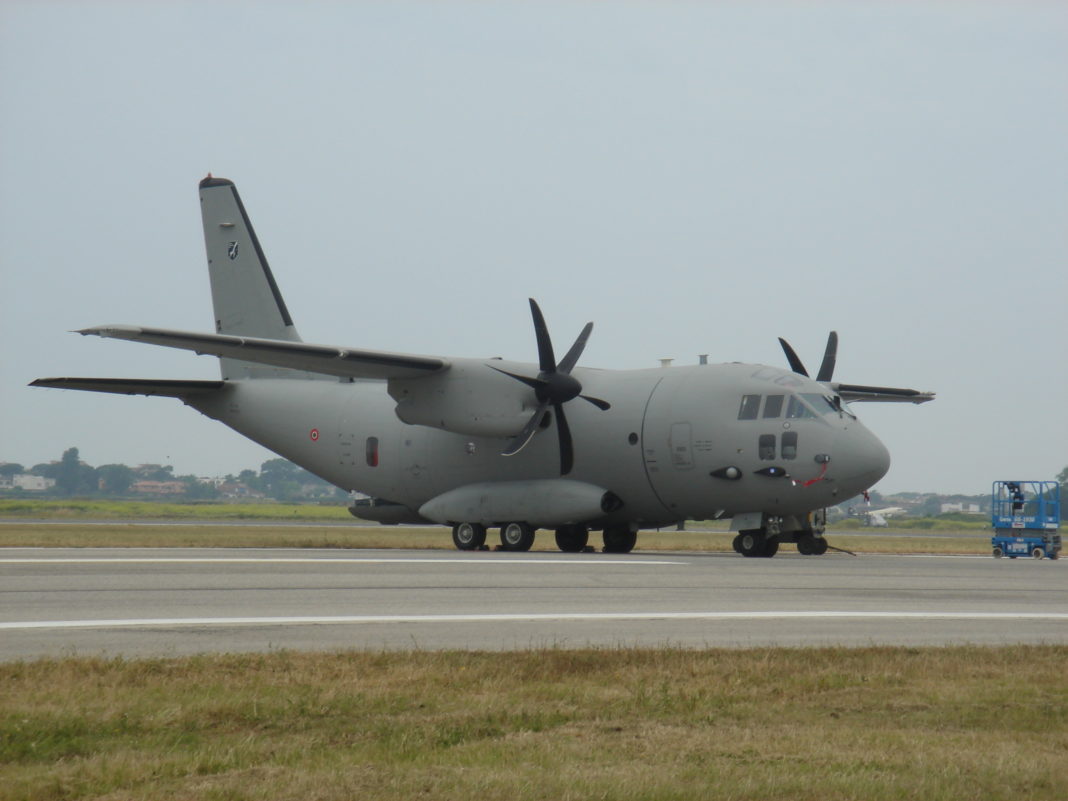 Aeronava va sosi în Baza 90 Transport Aerian în jurul orei 18.30