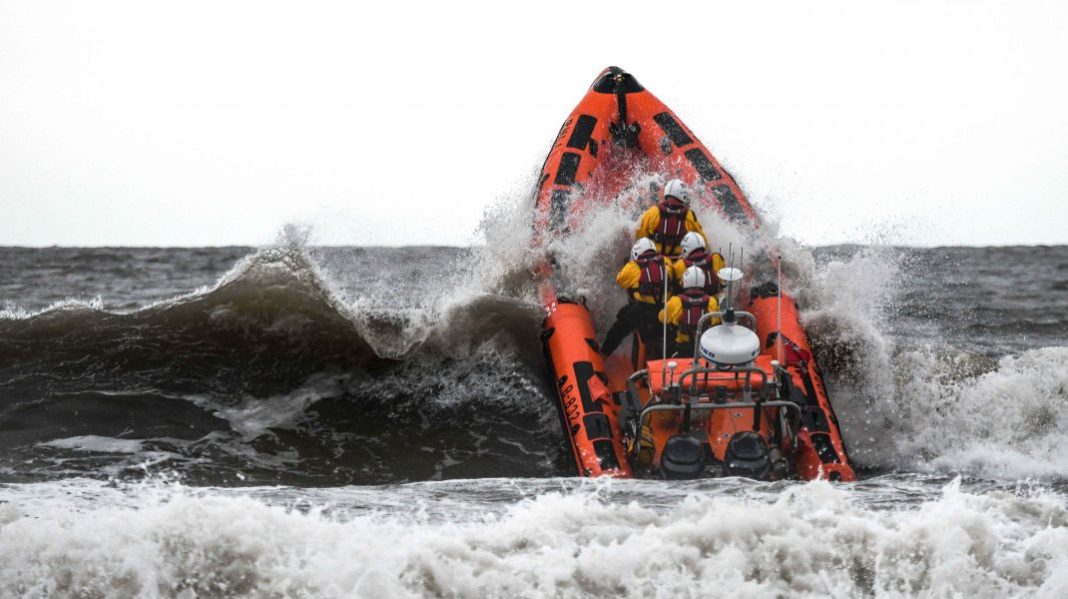 O furtună violentă face victime în Marea Britanie (Sursa: Twitter/RNLI)