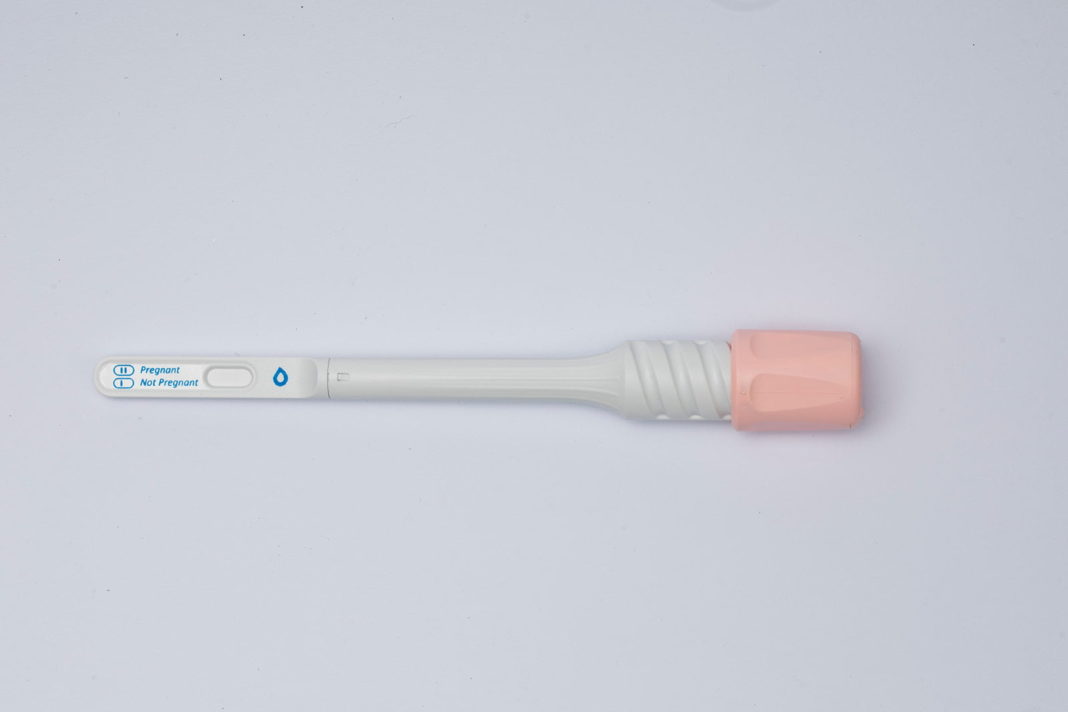 Salignostics-SaliStick-saliva-based-rapid-pregnancy-test-kit-1