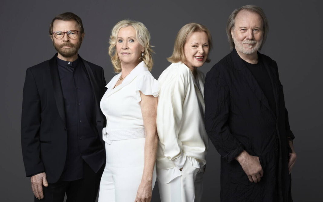 Fanii ABBA au format cozi în faţa magazinelor pentru a cumpăra „Voyage”, noul album al trupei