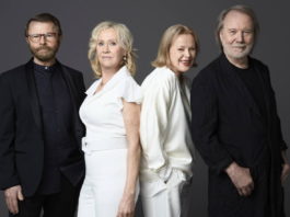 Fanii ABBA au format cozi în faţa magazinelor pentru a cumpăra „Voyage”, noul album al trupei