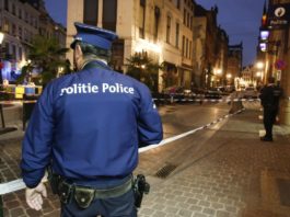 Poliţist atacat cu un cuţit, în Franţa