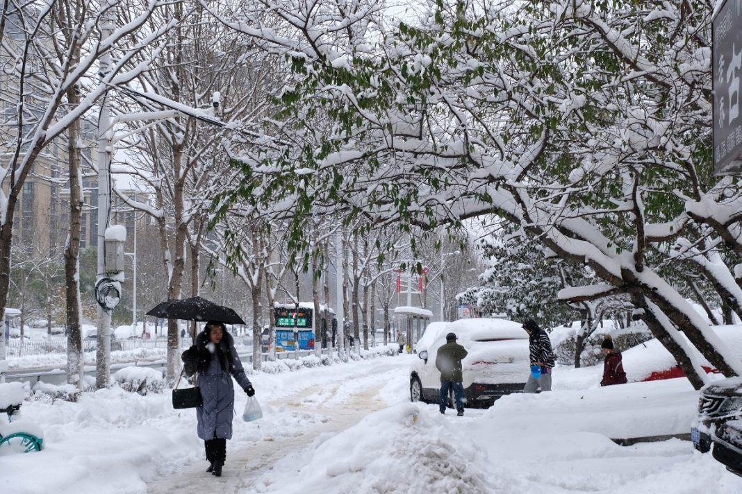 Haos în nord-estul Chinei din cauza furtunilor de zăpadă