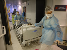 827 persoane diagnosticate cu Covid-19 sunt internate în spital la data de 23 octombrie 2022