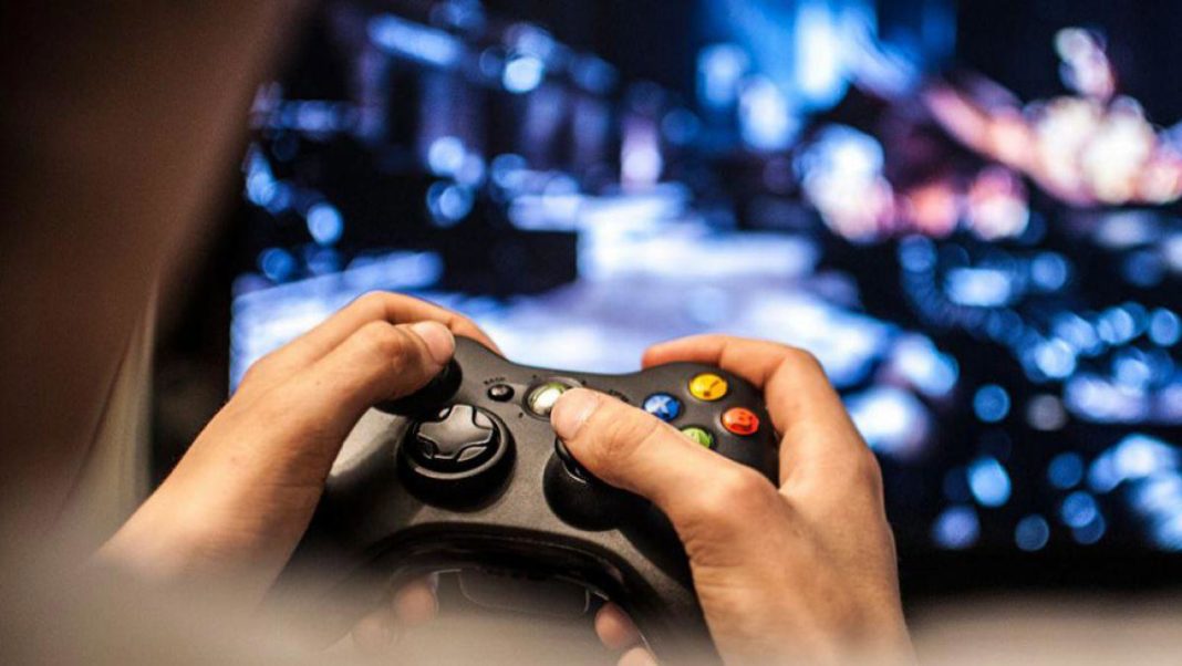Efectele pandemiei: tot mai mulți tineri dependenți de jocurile online