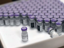 România mai trebuie să primească (și să plătească) zeci de milioane de doze de vaccin Pfizer, în baza contractului negociat de Comisia Europeană