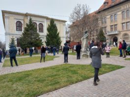 Şcolile din Craiova folosesc testele invazive COVID 19 pentru elevi dacă mai au stocuri