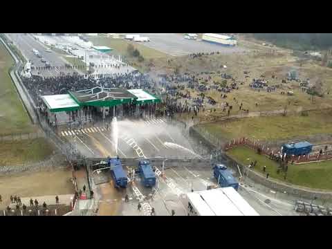 (VIDEO) Gaze lacrimogene împotriva migranţilor la frontiera cu Belarus