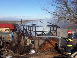 Vâlcea: Fânar mistuit de flăcări la Vitomirești
