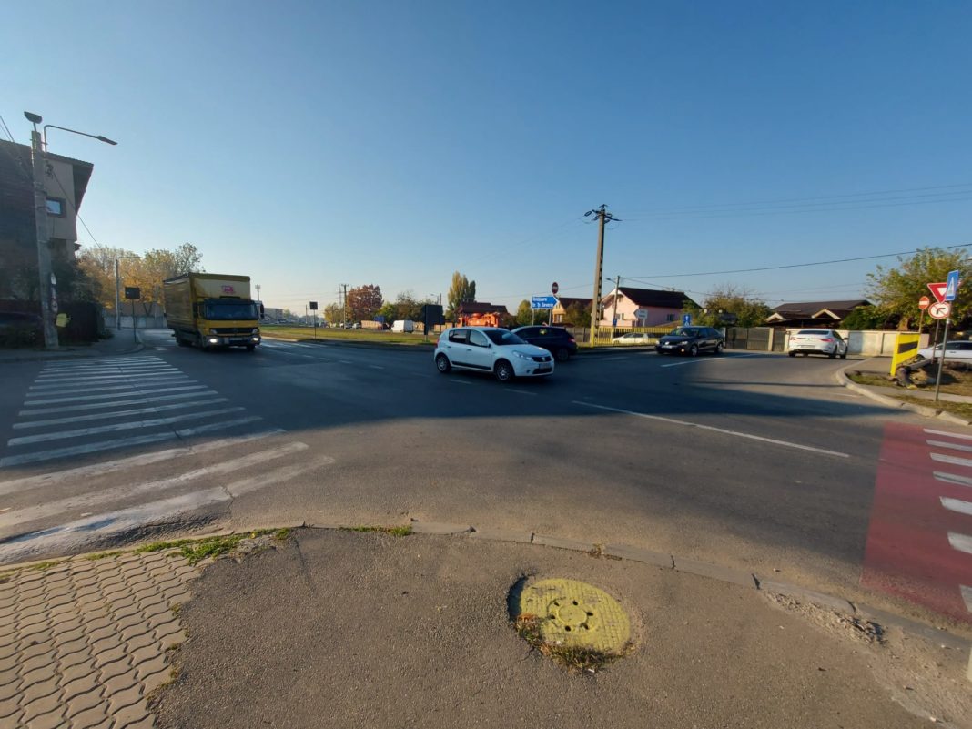 În intersecțiile de pe strada Râului ar fi nevoie de semafoare inteligente, iar primăria caută cea mai bună variantă. Universitatea din Craiova se oferă să o dea, așa că s-a înscris la licitație.