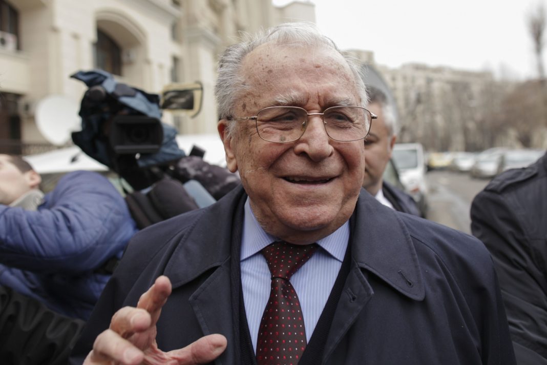 Ion Iliescu, urmărit penal pentru infracţiuni contra umanităţii în Dosarul Mineriadei 