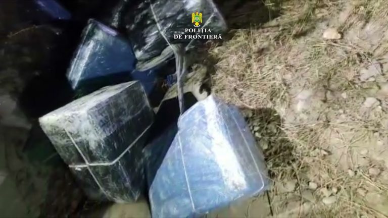 (VIDEO) Focuri de armă pentru reținerea unor contrabandiști la graniţa cu Ucraina
