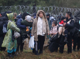 Rusia sugerează UE să ofere bani Belarusiei pentru a opri migranţii