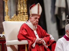 Papa Francisc nu va fi prezent la funeraliile reginei Elisabeta a II-a