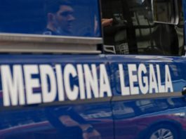 Un tânăr s-a sinucis aruncându-se de la etaj