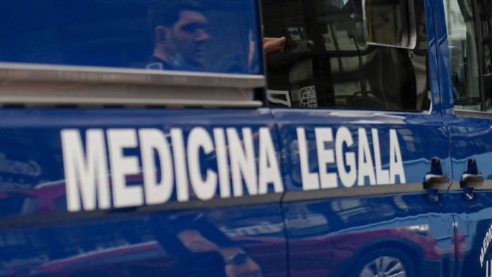 Un tânăr s-a sinucis aruncându-se de la etaj