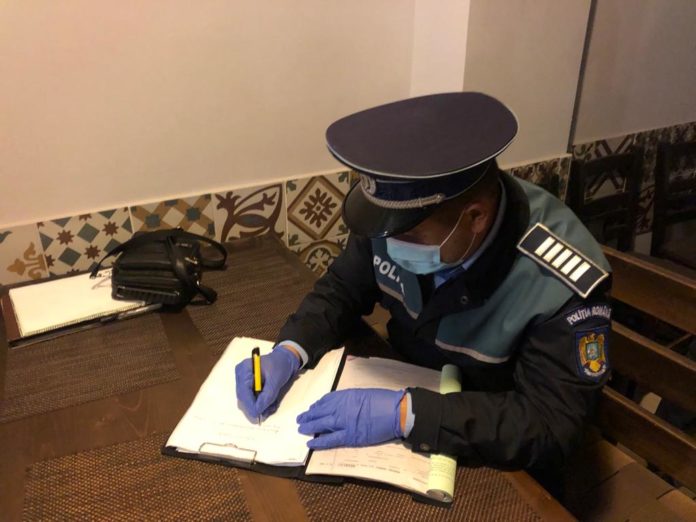 politist Polițiștii au întocmit un dosar penal, sub aspectul săvârşirii infracțiunii de ultraj contra bunelor moravuri